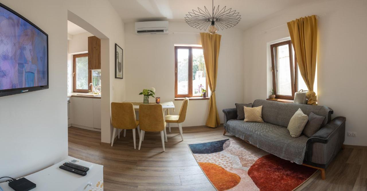 Linden House - A Lovely Apartment In Central Varna Dış mekan fotoğraf
