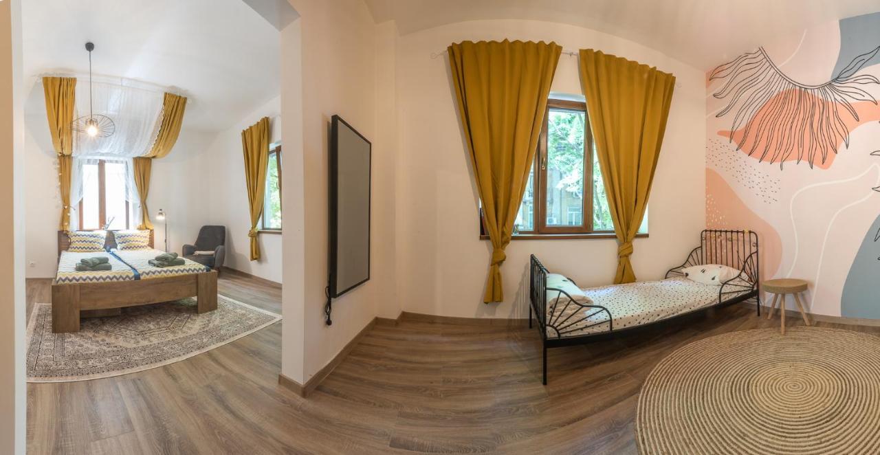 Linden House - A Lovely Apartment In Central Varna Dış mekan fotoğraf