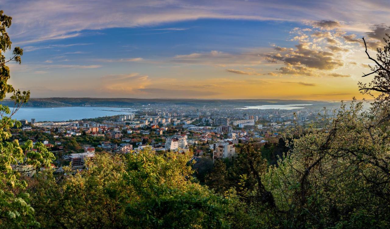 Linden House - A Lovely Apartment In Central Varna Dış mekan fotoğraf